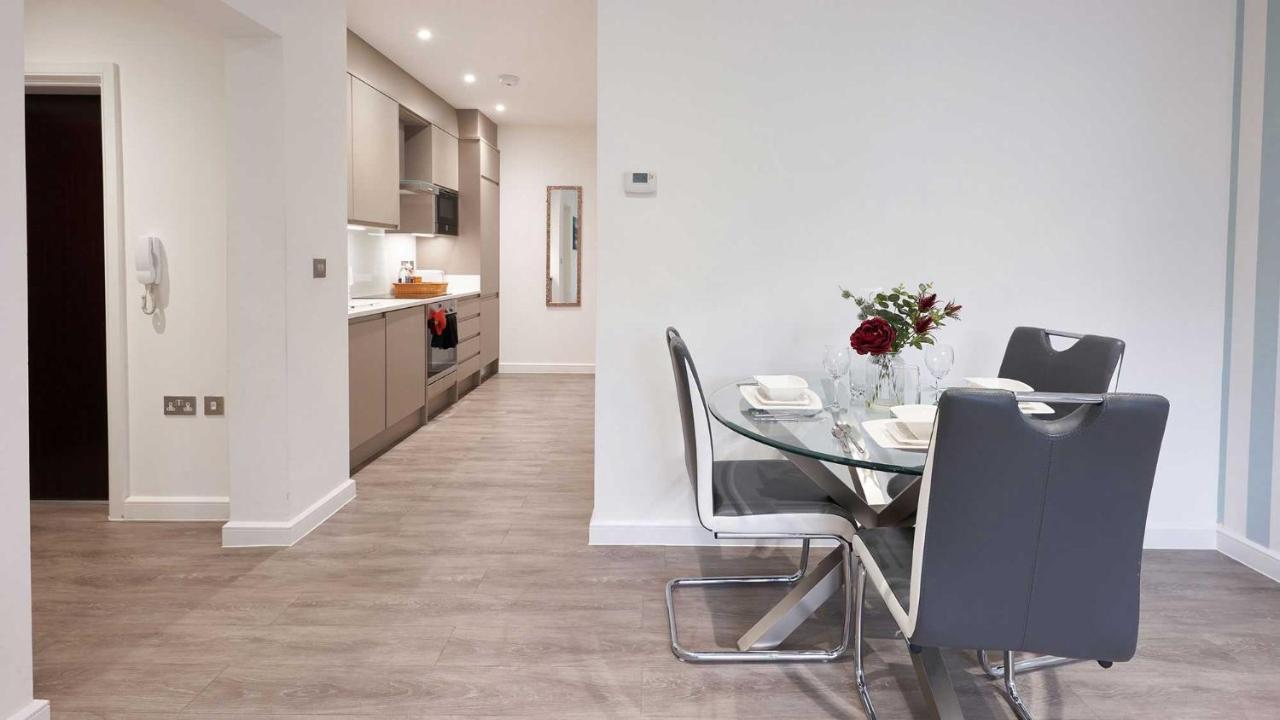 Luxustay Milburn House Milton Keynes Eksteriør billede